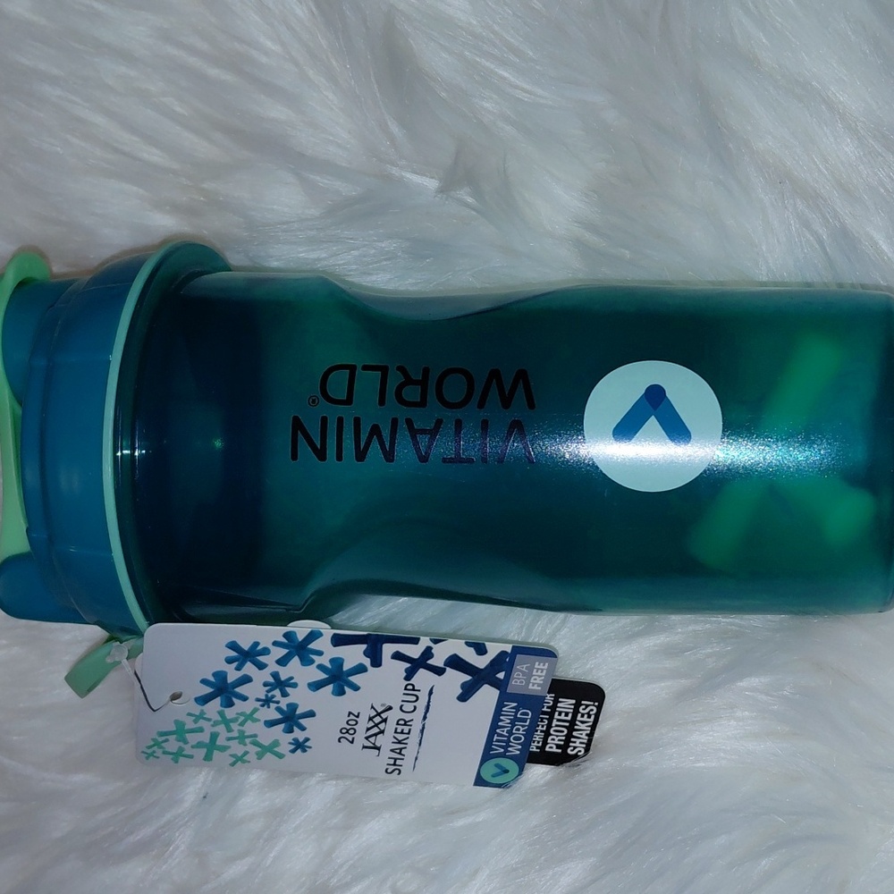NWT Vitamin World Jaxx Shaker Cup, BPA Free, 28 Oz Capacity, Dishwasher Safe